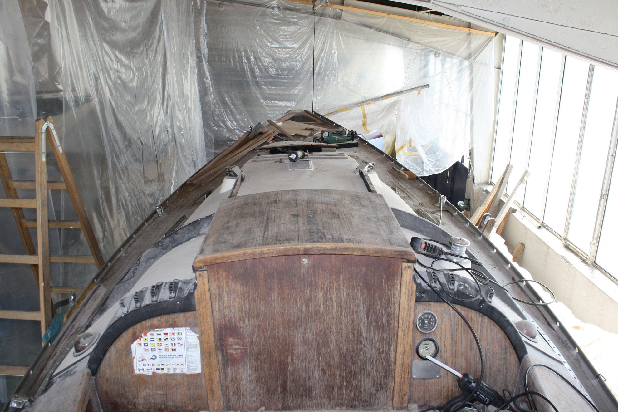 Holz auf dem Kabinenaufbau stark ausgelaugt