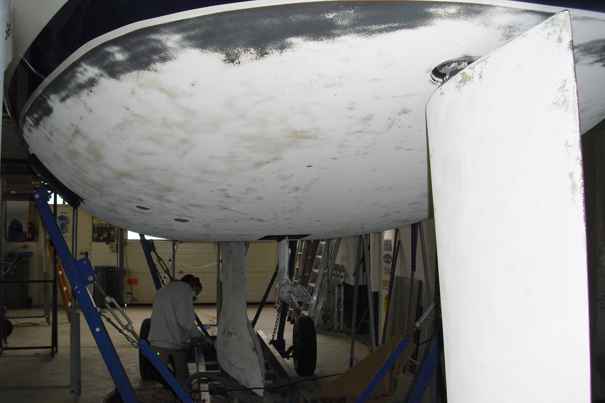 Schiff bis zum Gelcoat gestrahlt